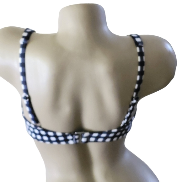 Draper James x Lands' End Twist Front Underwire Bikini Top Swimsuit - Picture 2 of 12